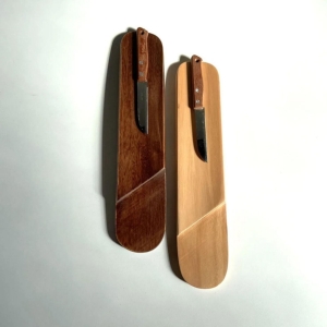 Tábua para salame em madeira com faca M